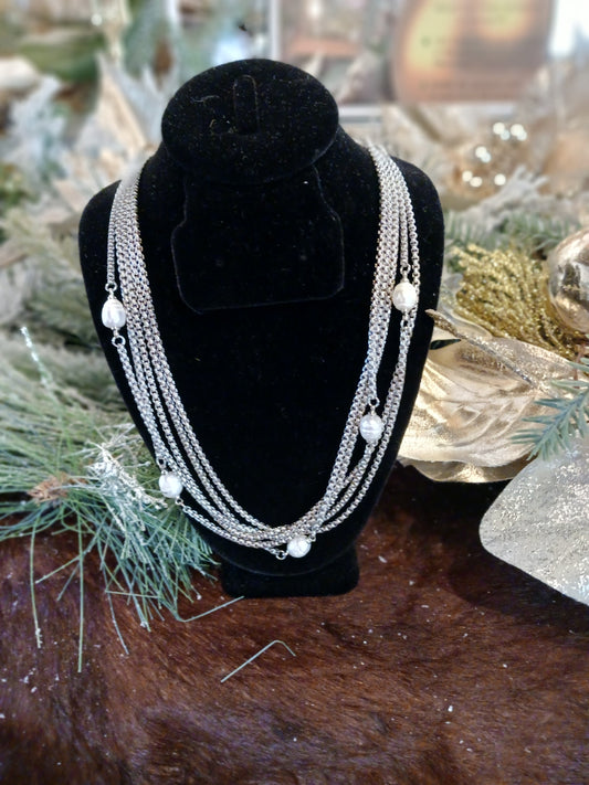 Pearl strand toggle necklace