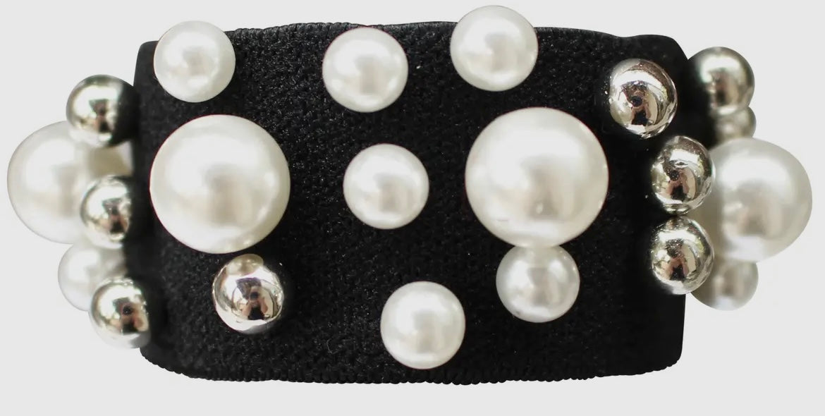 Pearl stud hair tie