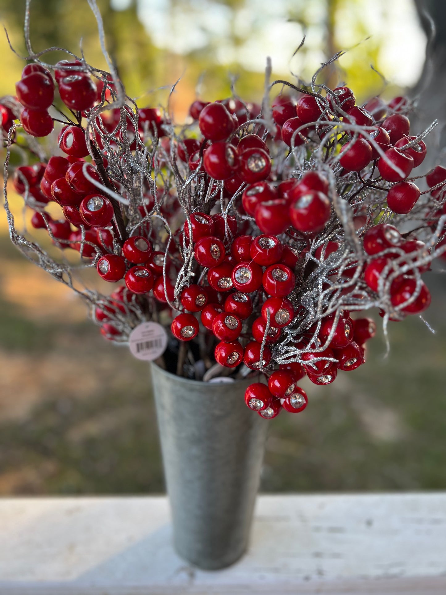 Berry pod with gem center