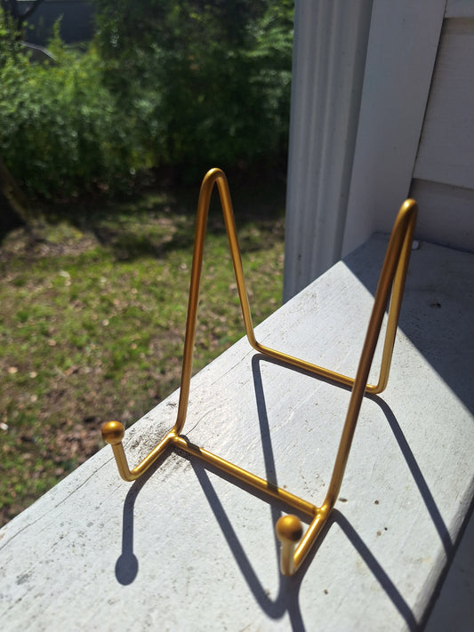 Gold easel