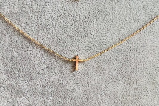 Dainty cross necklace
