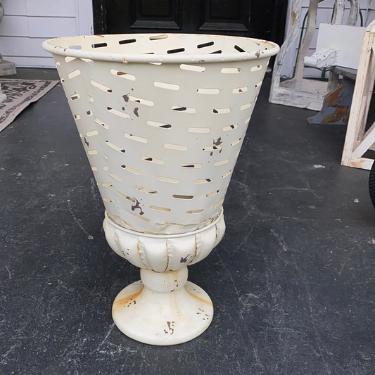 Metal plant stand