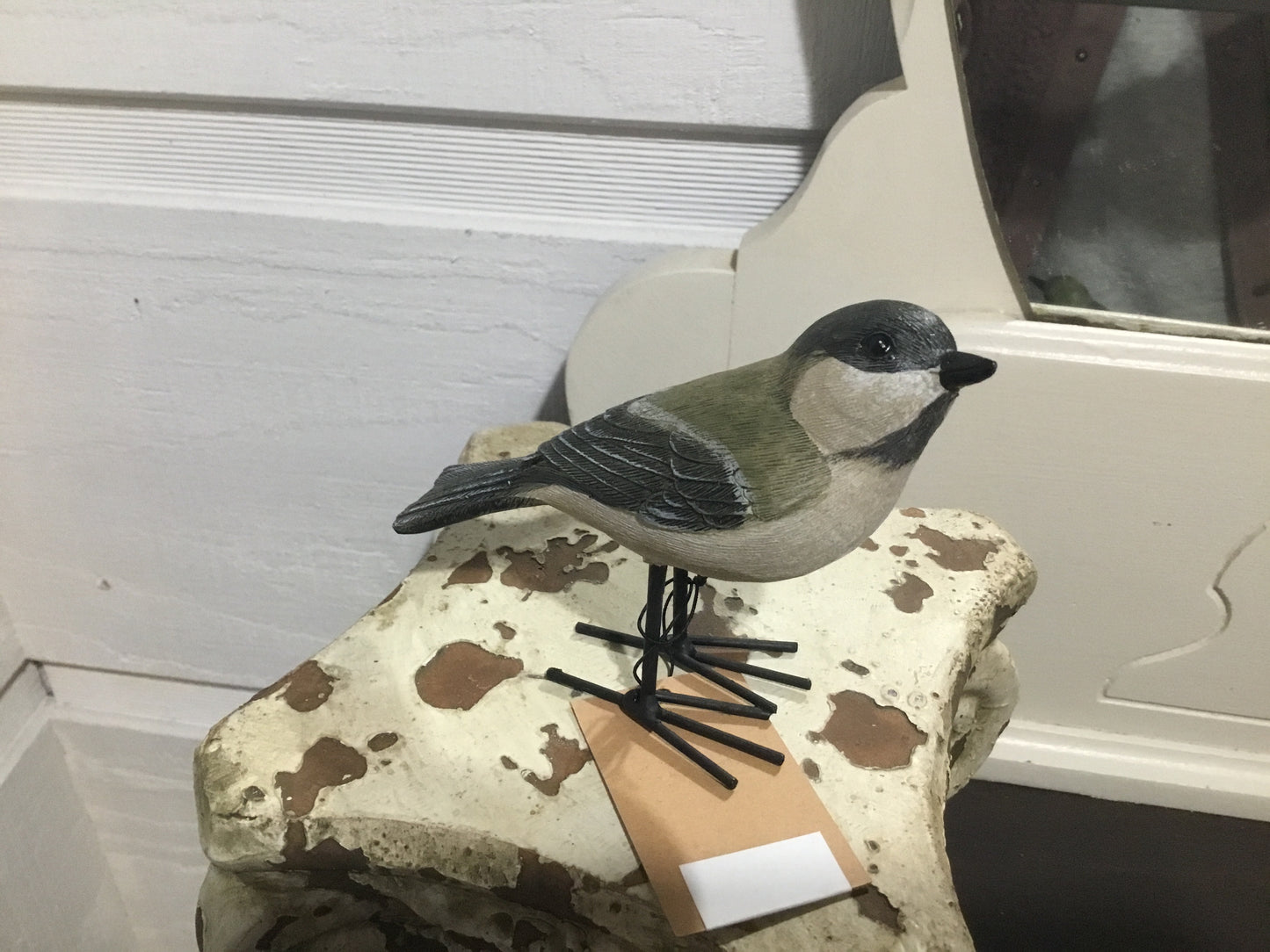 Small resin bird w/Metal feet